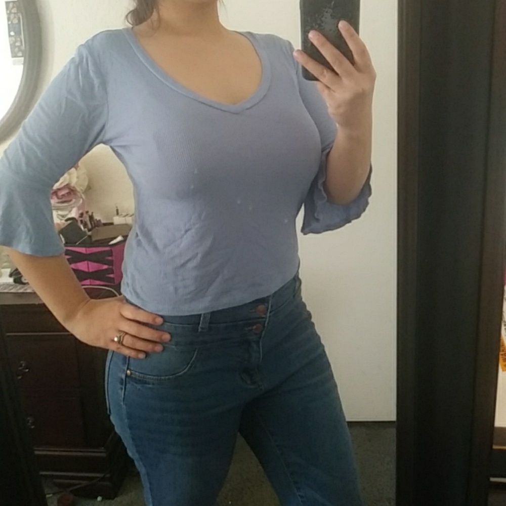 Ribbed 3/4th bell sleeve